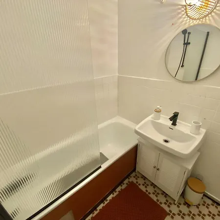 6-people Floor Appart, Calm, Metro Appartement *