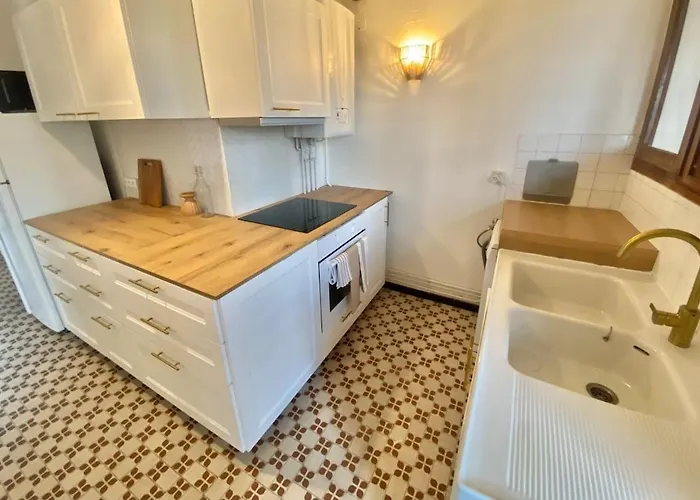 6-people Floor Appart, Calm, Metro شقة